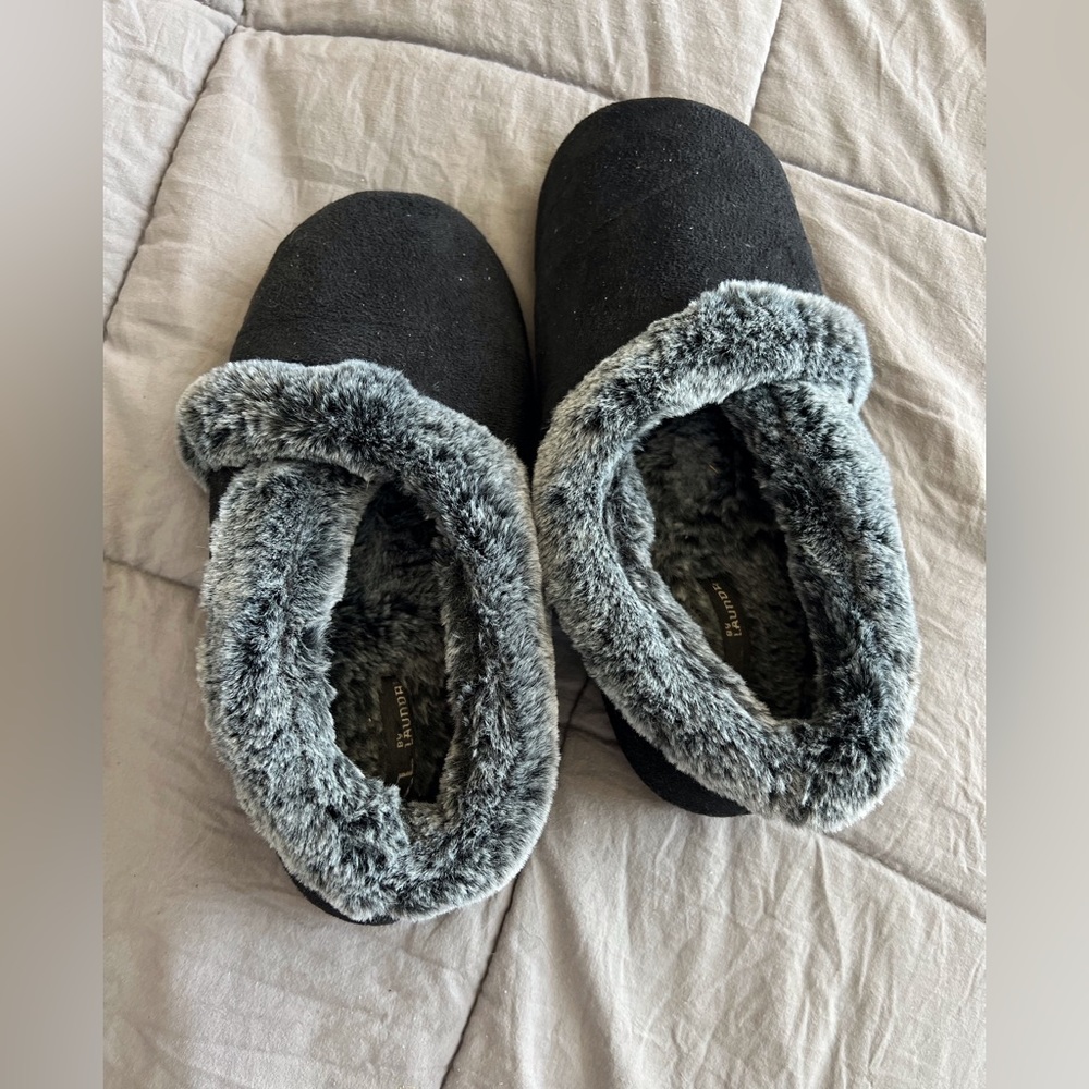 House slippers size 9 faux fur lined